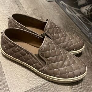Steve Madden Shoes Womens 7b Ecentrcq Quilted Fashion Sneakers Tan Slip On
